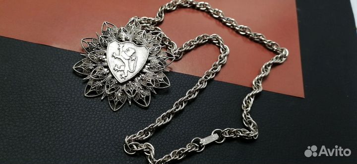 Кулон брошь геральдический стоящий Лев