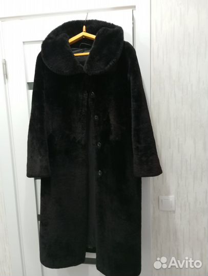 Шуба цигейковая черная, не тяжелая
