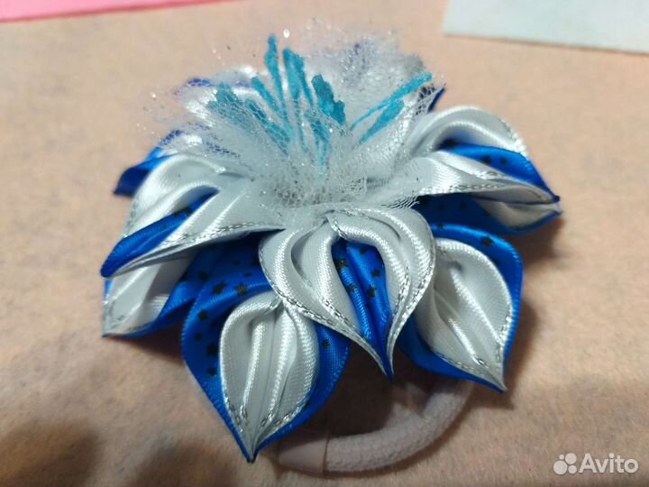 Резинки, заколки и ободочки