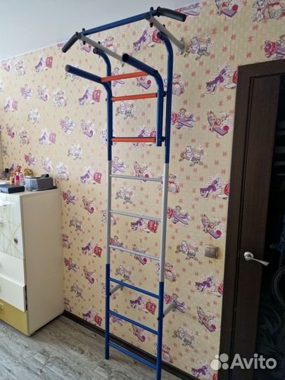 Шведская стенка с турником