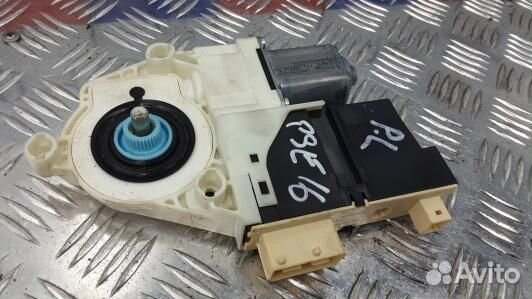 Моторчик стеклоподъемника переднего левого peugeot