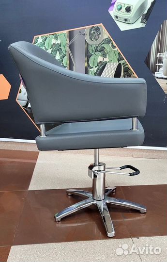 Парикмахерское кресло Статус