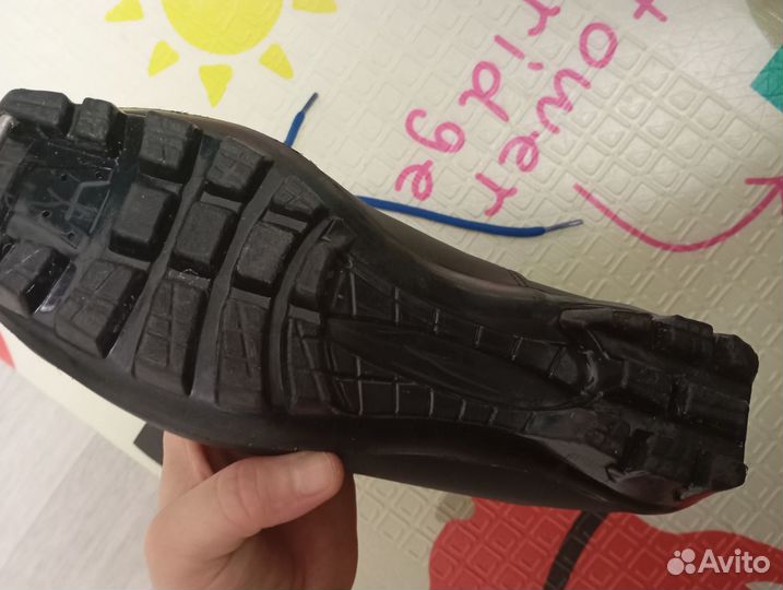 Лыжные ботинки