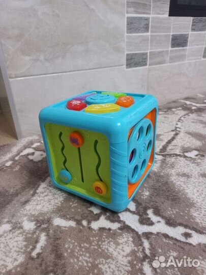 Бизиборд, развивающий кубик