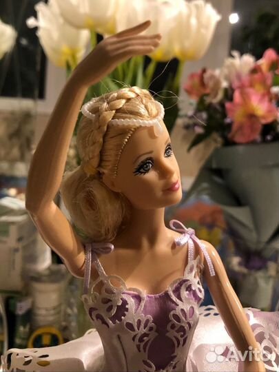 Кукла барби балерина на подставке