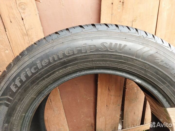 Goodyear EfficientGrip SUV 225/65 R17
