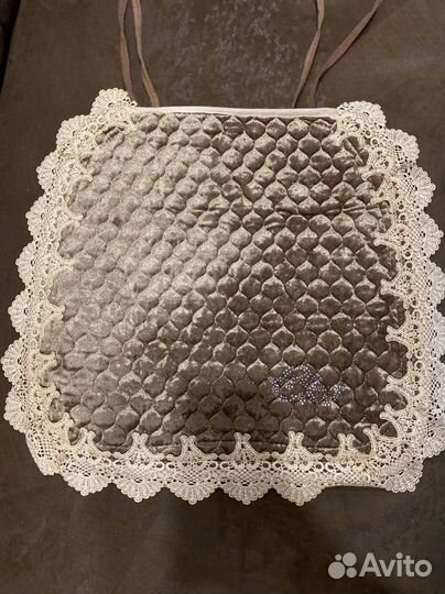 Сидушки на стулья новые