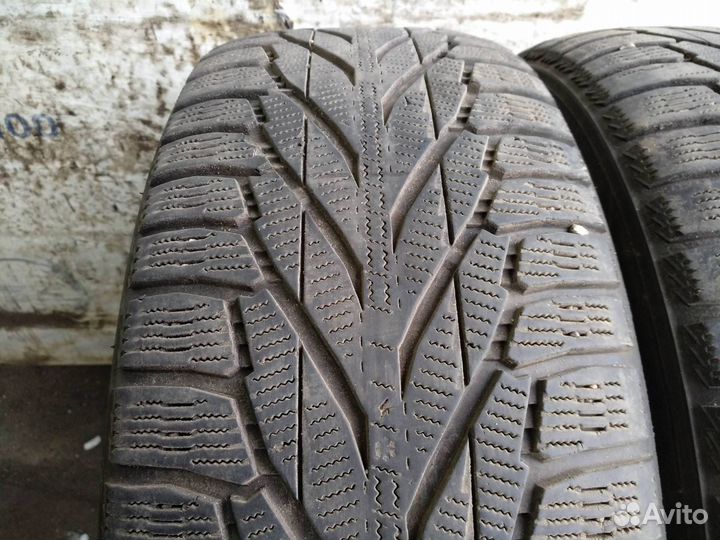 Nokian Tyres Hakkapeliitta R2 SUV 225/60 R17 99R