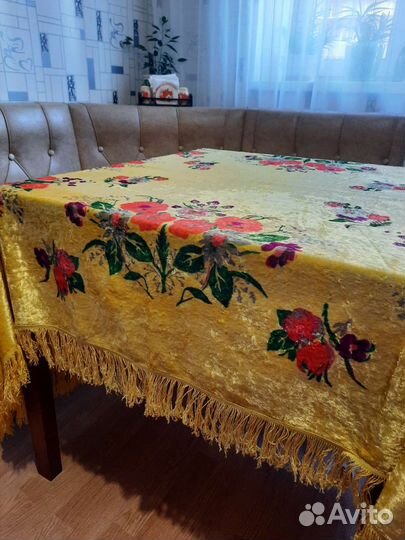 Плюшевая скатерть