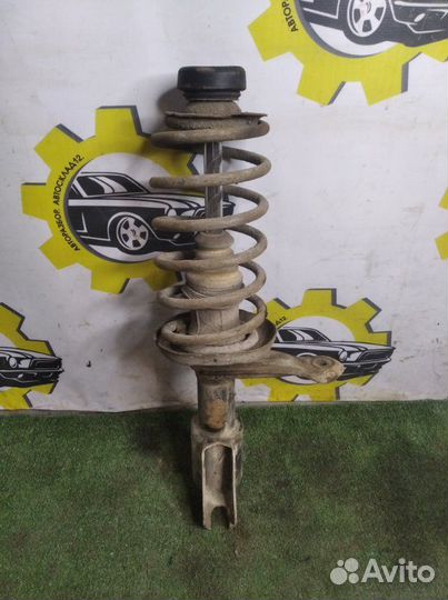 Стойка передняя правая Audi 80 B3 2.0 1990