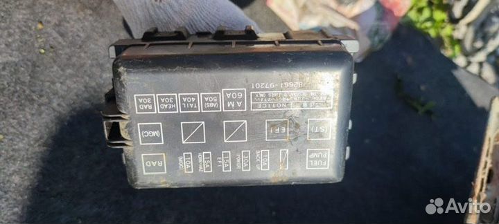 Блок предохранителей Daihatsu Storia EJ 2000