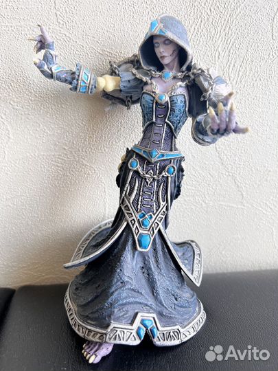 Коллекционная фигурка нежить-жрец WoW