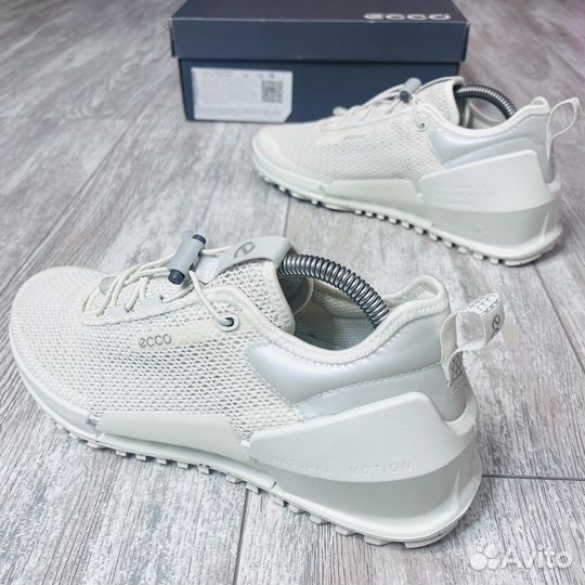 40 р Новые кроссовки Ecco Biom 2.0 W