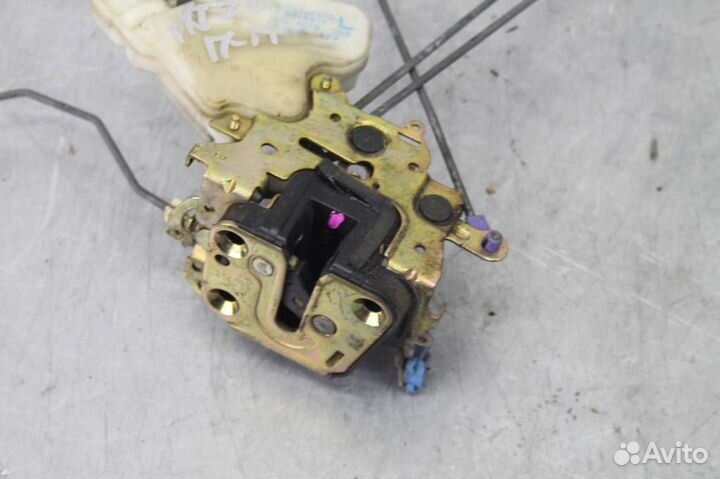 Замок двери передней правой Nissan X-Trail T30