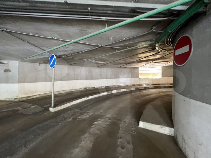 Машиноместо, 14 м²