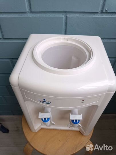 Кулер для воды настольный