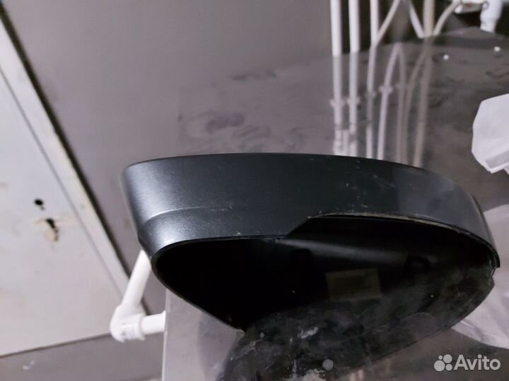 Накладная рамка на боковое зеркало от Шкоды