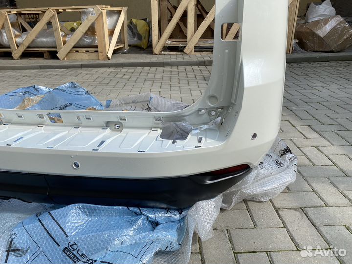 Бампер задний Toyota Land Cruiser 300