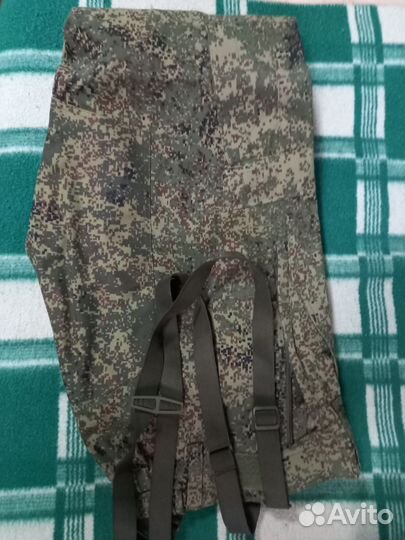 Продам демисезонный костюм