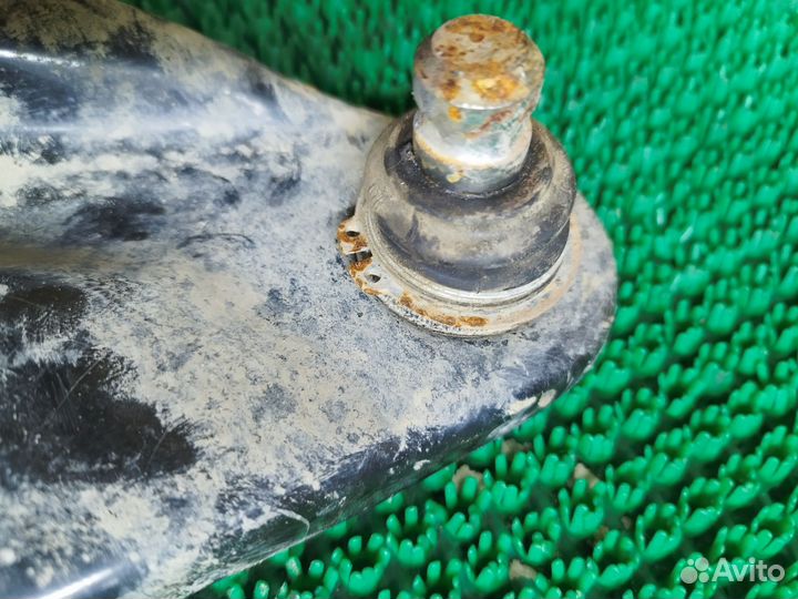 Рычаг правый лада ларгус