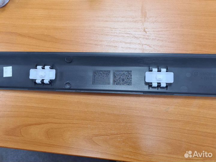 Молдинг задней правой двери