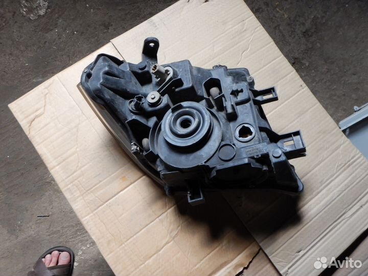 Фара левая Nissan Pathfinder R51M