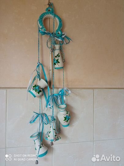 Подкова с кувшинами керамика