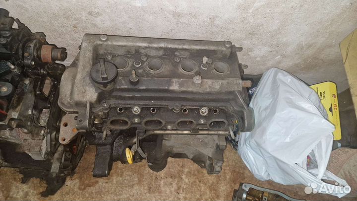 Головка блока цилиндров двигатель Toyota, 2NZ