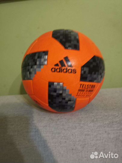 Футбольный мяч adidas telstar fifa 2018