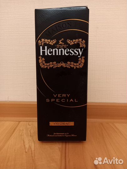 Коробка подарочная бумажная