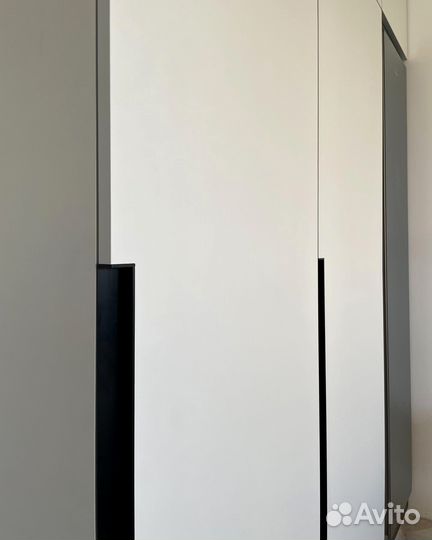 Шкаф распашной с фрезерованными фасадами