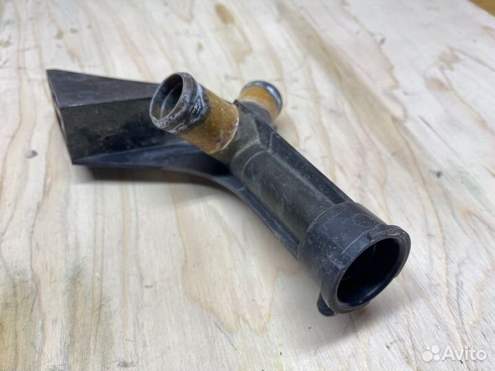 Горловина радиатора Mazda Demio DY5W zyve 2005