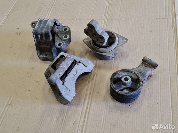 Кронштейн крепление двигателя Opel Vectra B