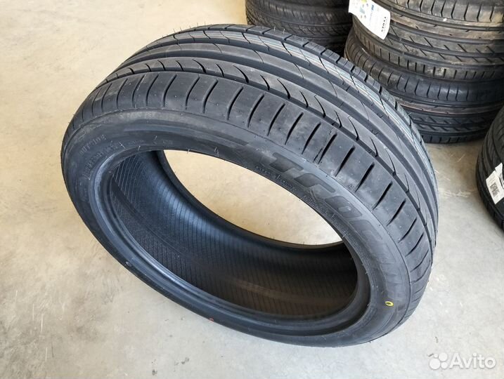 Tracmax X-Privilo TX3 245/45 R19 102Y