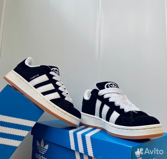 Кроссовки женские Adidas Campus