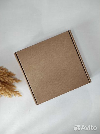 Коробка упаковочная картонная 20х20х5см