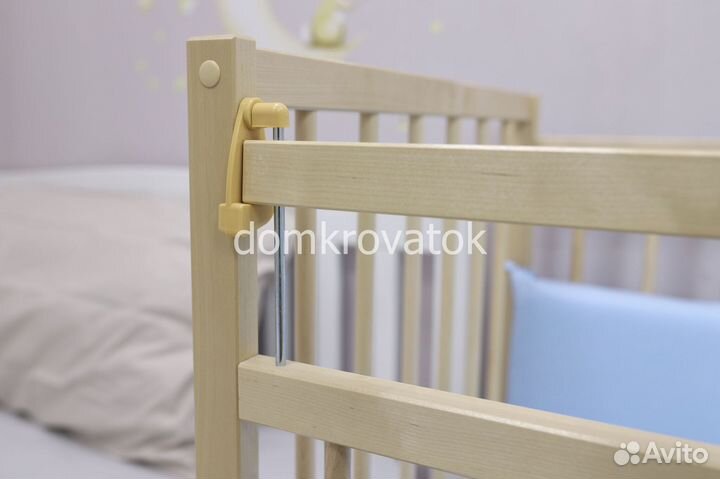 Кроватка с маятником