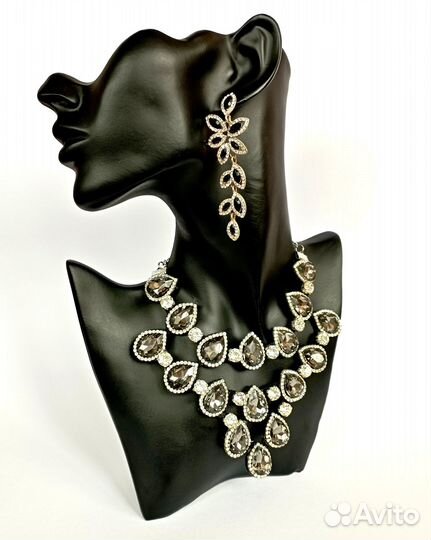 Комплект украшений ручной работы колье и серьги