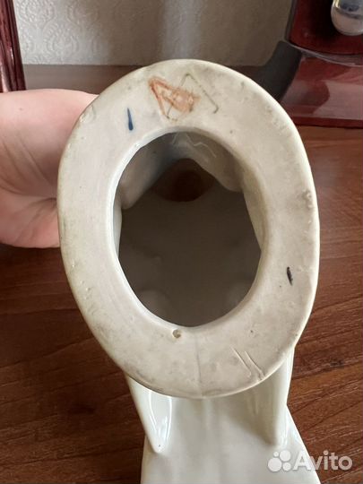 Фарфоровые статуэтки Голубь,старая Гжель