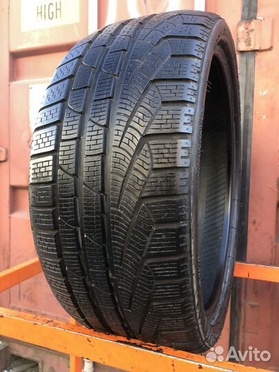 Pirelli Winter Sottozero 210 235/35 R19