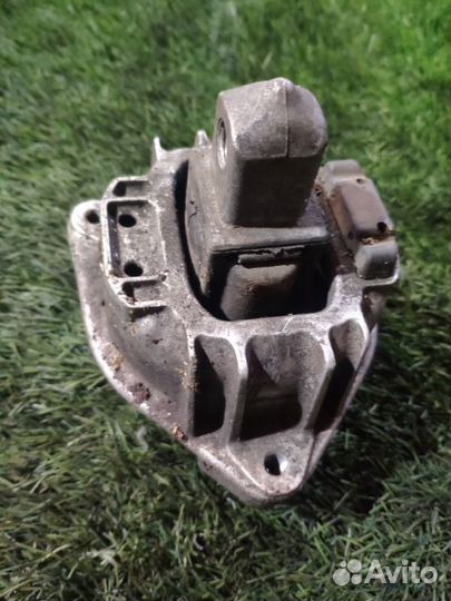 Подушка двигателя правая Bmw 750I F01 N63 2011