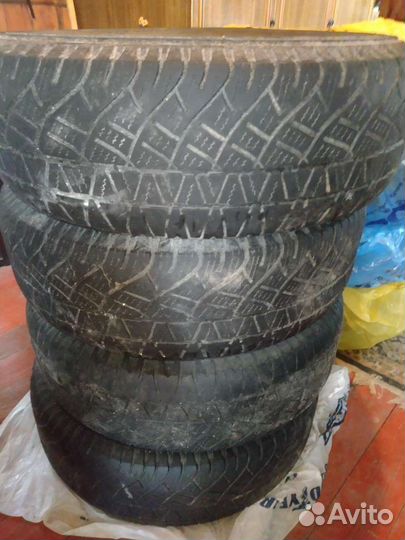 Michelin Latitude Cross 235/65 R17