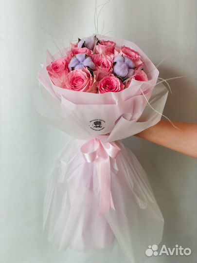 Букет роз с хлопком