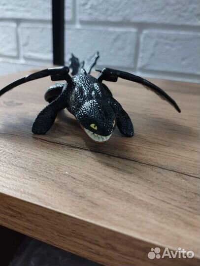 Игрушка Макдональдс дракон Беззубик