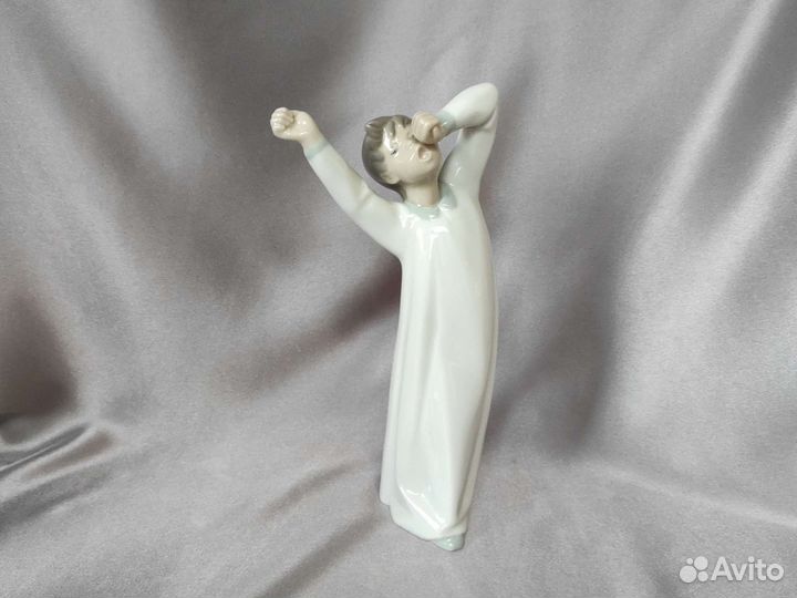 Фарфоровые статуэтки NAO Llardo