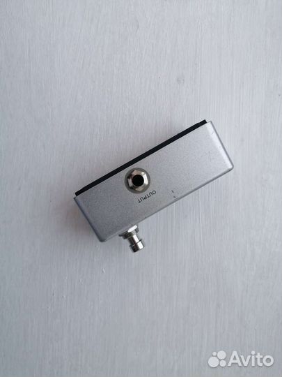 Гитарный/ басовый хроматический тюнер Rowin