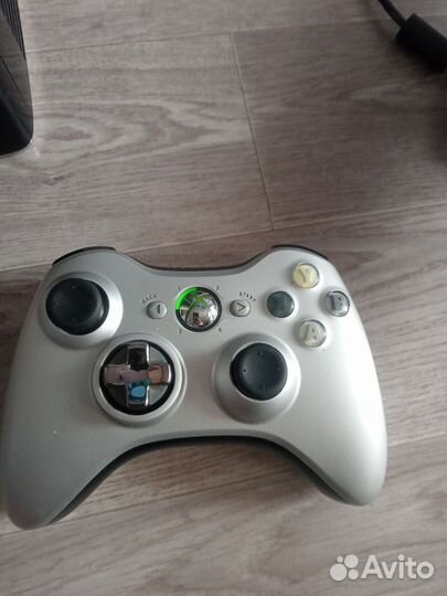 Xbox 360 slim 250gb+джостик+кинект