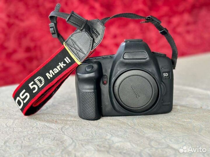Зеркальный фотоаппарат Canon eos 5D Mark II