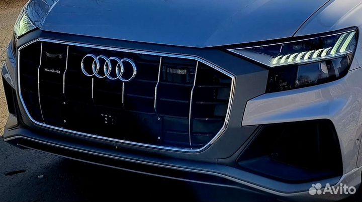 Накладка переднего бампера Audi Q8 S-Line
