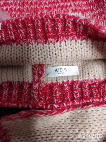 Три шапки и шарф